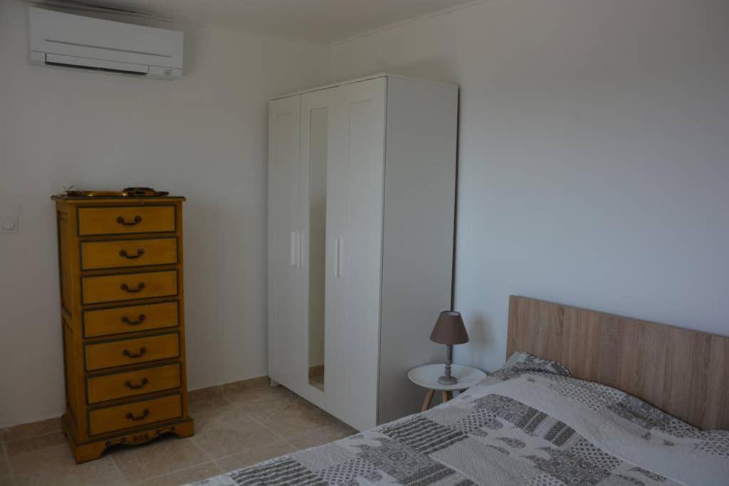 La Venturonne Appartement Neuf Rez De Jardin 45 M2 Vue Mer Et Vignes 10 Mn Des Plages Le Beausset Exteriör bild