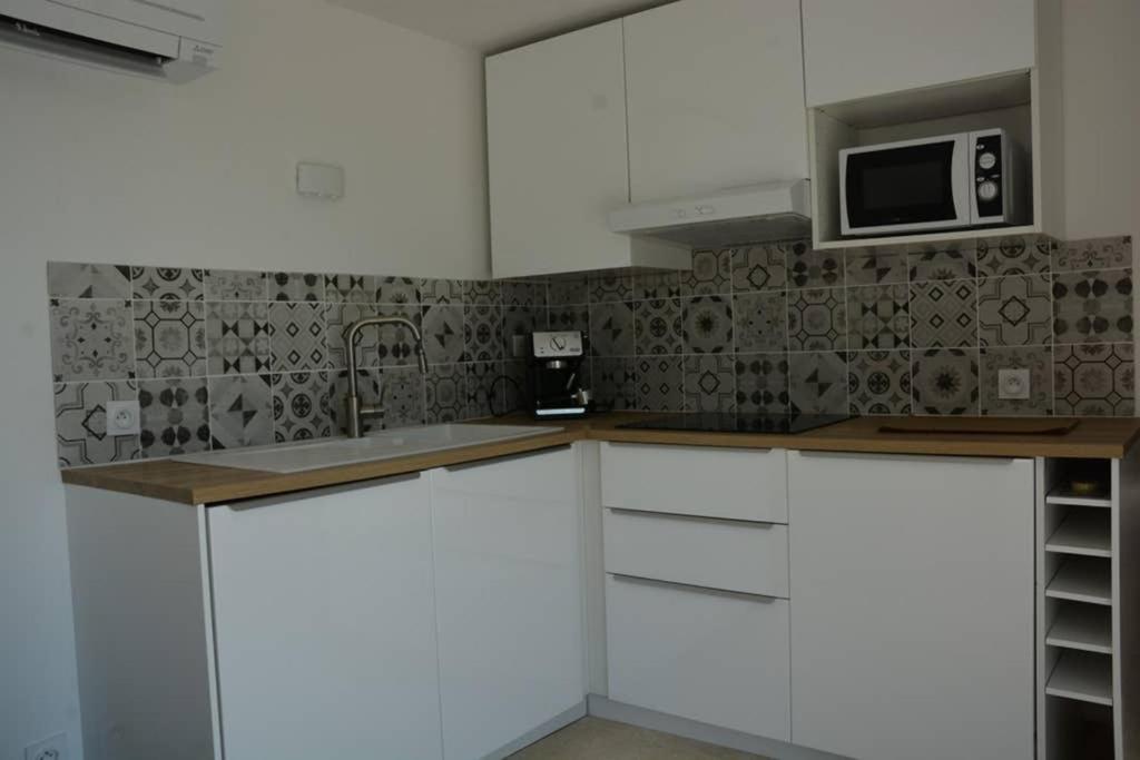 La Venturonne Appartement Neuf Rez De Jardin 45 M2 Vue Mer Et Vignes 10 Mn Des Plages Le Beausset Exteriör bild